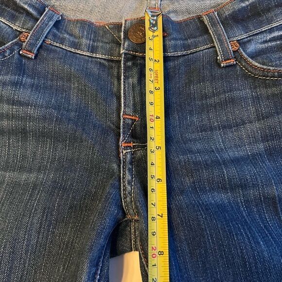 Rock & Republic Flared Jeans Size 28 Medium Wash Embroidered Logo Low Rise - Picture 4 of 8